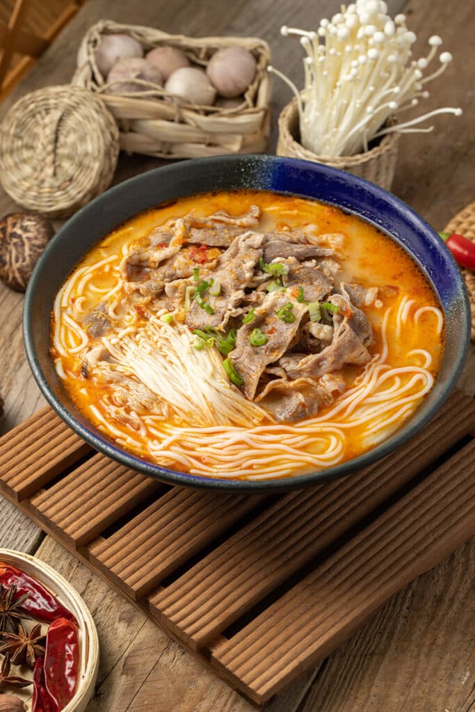 Tomato Rice Noodle Soup with Beef & Enoki Mushroom